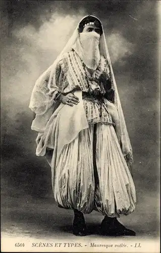 Ak Scenes et Types, Mauresque voilee, verschleierte Frau, Maghreb