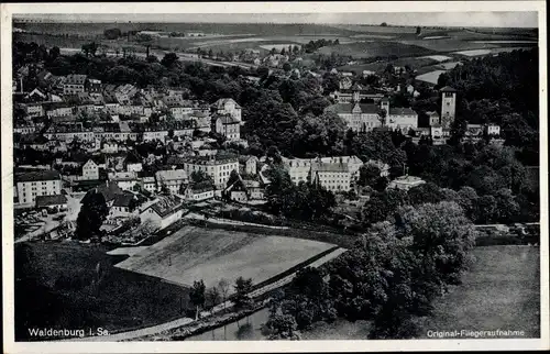 Ak Waldenburg in Sachsen, Fliegeraufnahme vom Ort