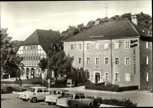Ak Hartenstein im Erzgebirge Sachsen, Rathaus am Ernst Thälmann Platz, Sparkasse