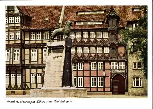 Ak Braunschweig in Niedersachsen, Braunschweiger Löwe mit Gildehaus