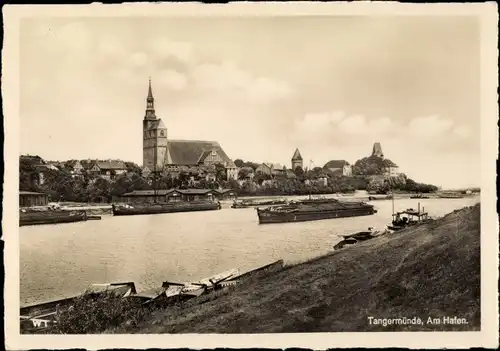 Ak Tangermünde an der Elbe, Am Hafen, Kirche