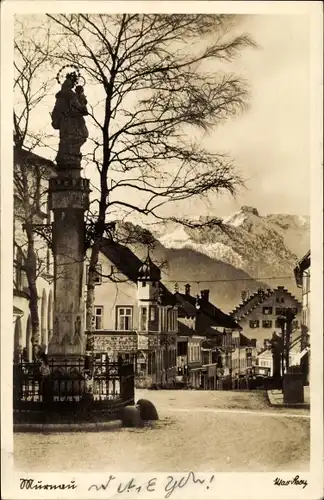 Ak Murnau am Staffelsee, Säule mit Muttergottes, Bergpanorama