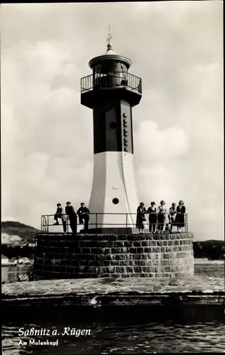 Ak Sassnitz auf der Insel Rügen, Am Molenkopf, Leuchtturm