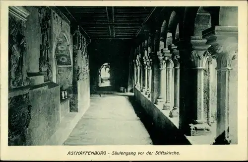 Ak Aschaffenburg in Unterfranken, Säulengang vor der Stiftskirche