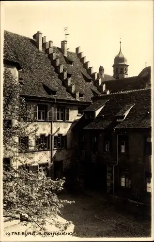 Ak Freiburg im Breisgau, Rathaushof