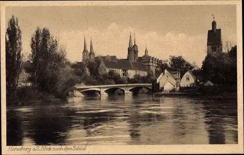 Ak Merseburg an der Saale, Blick nach dem Schloss, Brücke