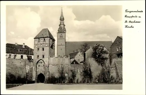 Ak Tangermünde in Sachsen Anhalt, Rosspforte und St. Stephans Kirche