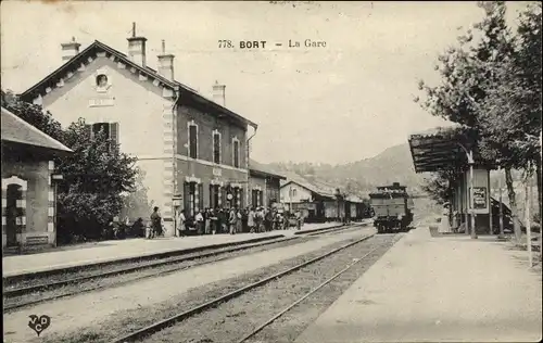 Ak Bort Les Orgues Corrèze Frankreich, La Gare