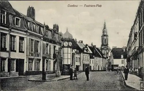 Ak Cambrai Nord, Feutriers Platz, Kirchturm, Straßenuhr