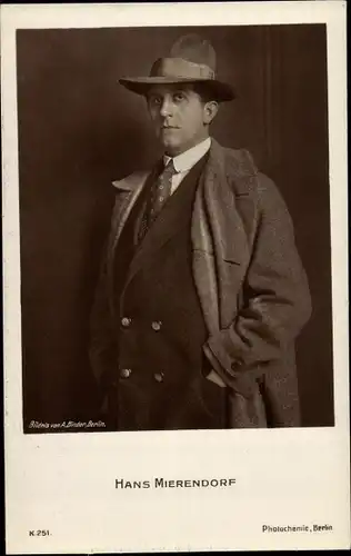 Ak Schauspieler Hans Mierendorf, Portrait mit Hut