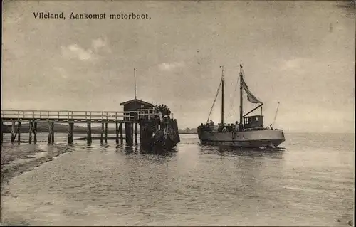 Ak Vlieland Friesland Niederlande, Aankomst motorboot