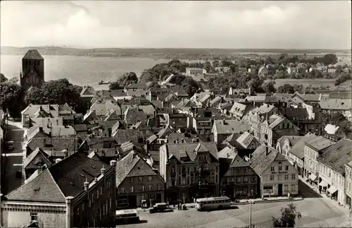 Ak Waren an der Müritz, Markt und Stadtpanorama
