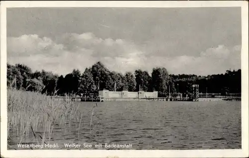 Ak Wesenberg in Mecklenburg, Weißer See mit Badeanstalt