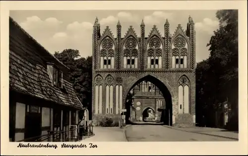 Ak Neubrandenburg in Mecklenburg, Stargader Tor