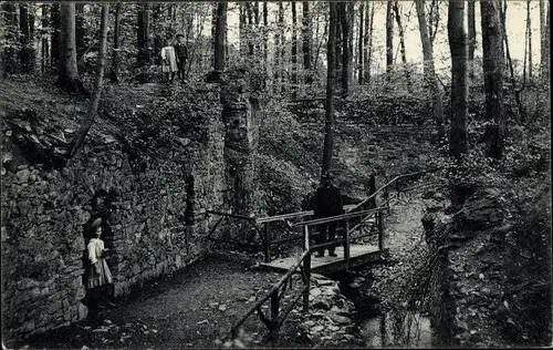 Ak Alt Zella Nossen in Sachsen, Klosterruine Alt Zella, Wandelgang am Klosterbach