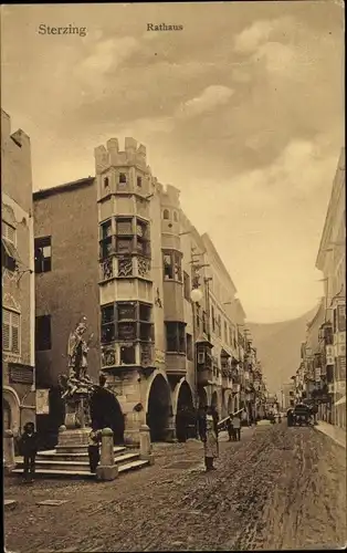 Ak Sterzing Vipiteno Südtirol, Rathaus, Straßenpartie