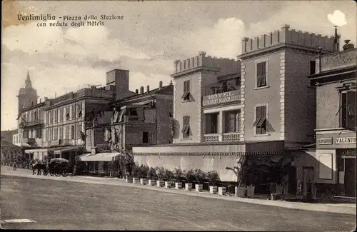 Ak Ventimiglia Liguria, Piazza della Stazione con veduta degli Hôtels, Bahnhofsplatz, Hotelpanorama