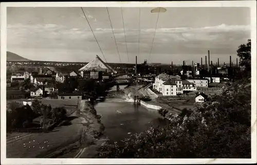 Foto Ak Třinec Trzynietz Mährisch Schlesien, Teilansicht der Stadt, Fabrikanlagen