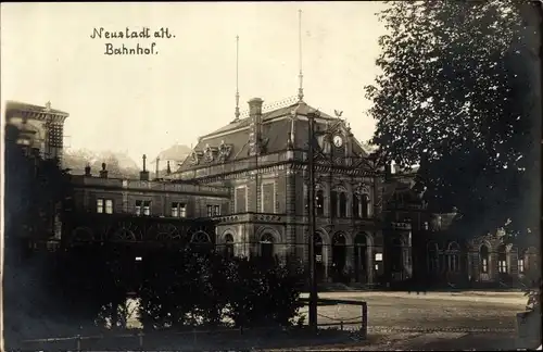 Foto Ak Neustadt an der Haardt Neustadt an der Weinstraße, Bahnhof