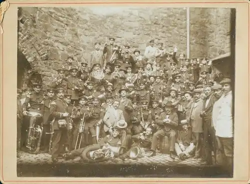 Foto Orchester, Musikkapelle, Gruppenbild, Uniformen