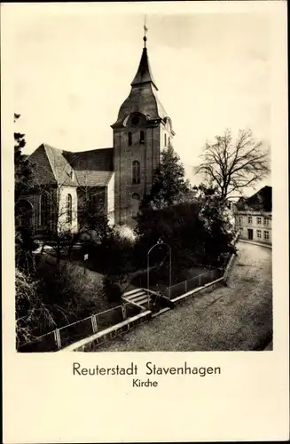Ak Reuterstadt Stavenhagen in Mecklenburg, Kirche