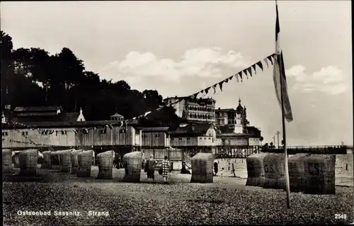Ak Sassnitz auf der Insel Rügen, Partie am Strand