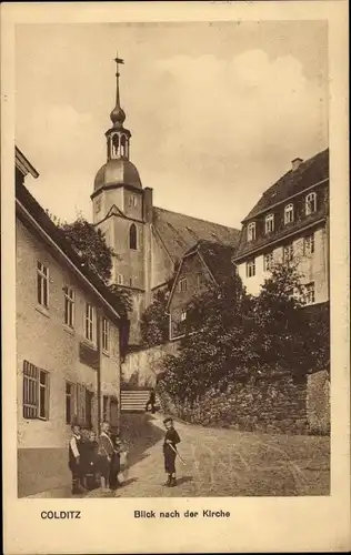Ak Colditz in Sachsen, Blick zur Kirche, Kinder