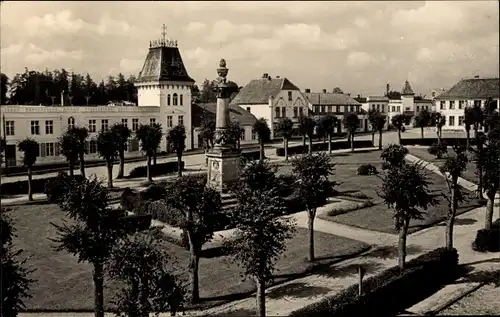 Ak Putbus auf der Insel Rügen, Marienplatz, HO Gaststätte Deutsches Haus