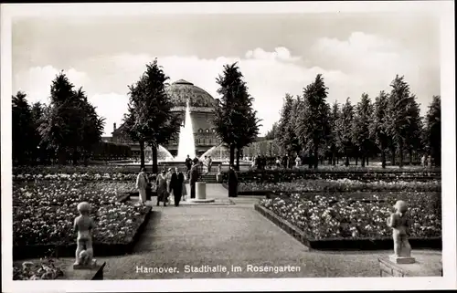 Ak Hannover in Niedersachsen, Stadthalle im Rosengarten, Springbrunnen, Statuen