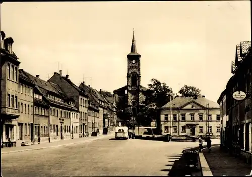 Ak Hartha in Sachsen, Marktplatz, Kirche