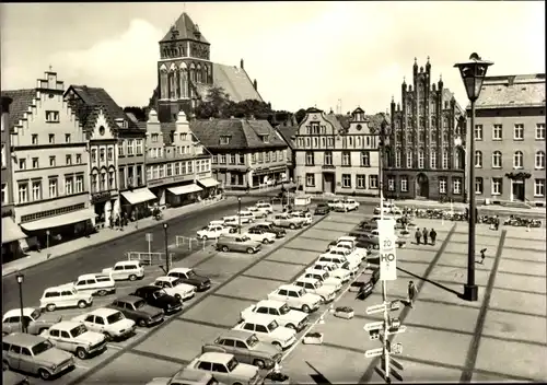 Ak Hansestadt Greifswald, Platz der Freundschaft, Parkplatz, Autos, 20 Jahre HO