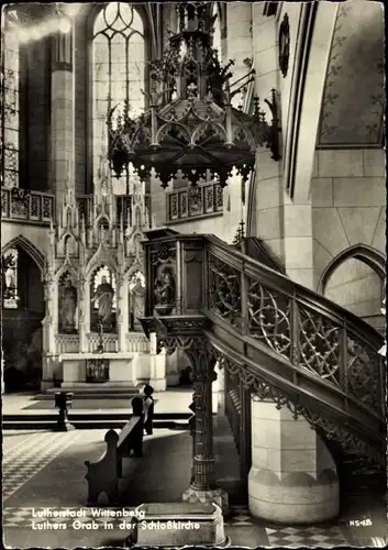 Ak Lutherstadt Wittenberg, Luthers Grab in der Schlosskirche