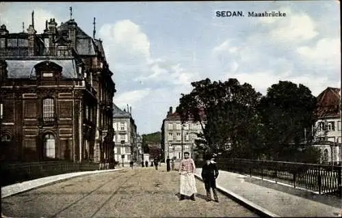 Ak Sedan Ardennes, Maasbrücke, Häuser