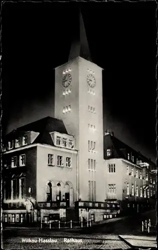 Ak Wilkau Haßlau in Sachsen, Rathaus bei Nachbeleuchtung