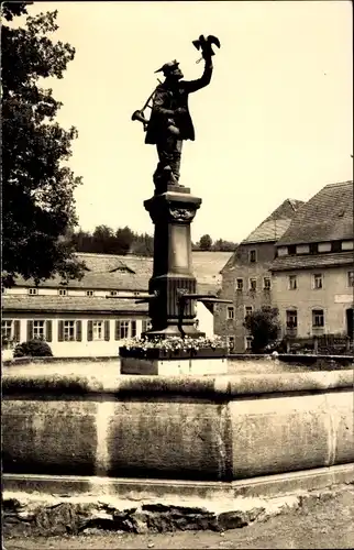 Ak Lauenstein im Müglitztal Altenberg Erzgebirge, Brunnen