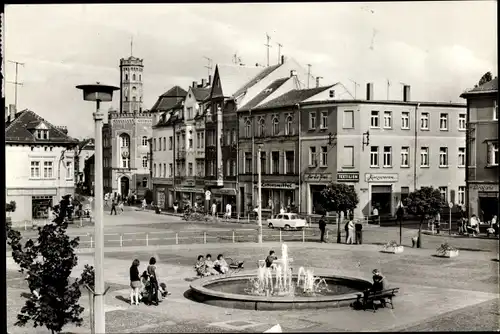 Ak Meuselwitz in Thüringen, Markt, Springbrunnen, Geschäfte