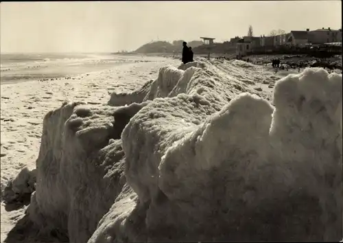 Ak Ostseebad Bansin Heringsdorf auf Usedom, Eisberge am Strand