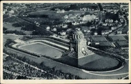 Ak Leipzig, Völkerschlachtdenkmal, Luftaufnahme