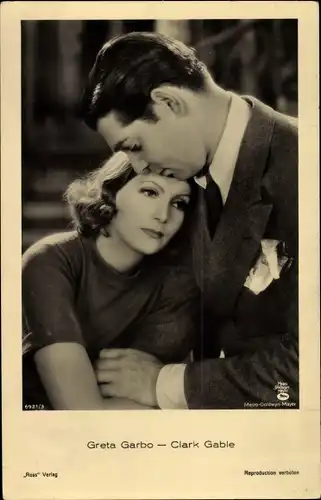 Ak Schauspieler Greta Garbo und Clark Gable, Portrait