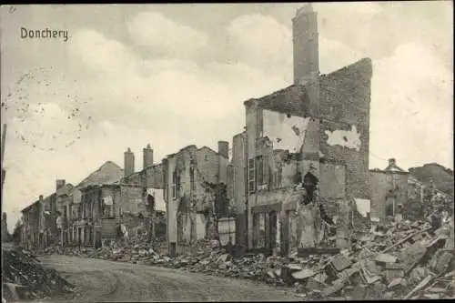 Ak Donchery Ardennes, Kriegszerstörungen am Ort, I. WK