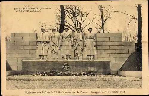 Ak Verdun Meuse, Monument aux Enfants de Verdun morts pour la France