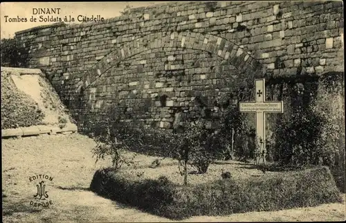 Ak Dinant Wallonien Namur, Tombes de Soldats a la Citadelle