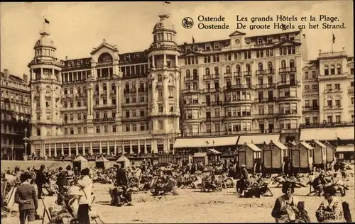 Ak Oostende Ostende Westflandern, Les grands Hotels et la Plage, Strandszene