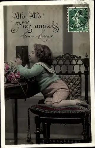 Ak Allo, Allo! Mes amities, Kind am Telefon