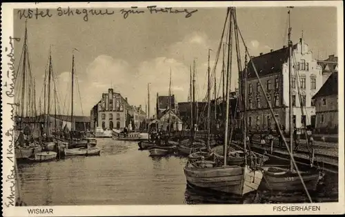 Ak Hansestadt Wismar, Fischerhafen, Boote