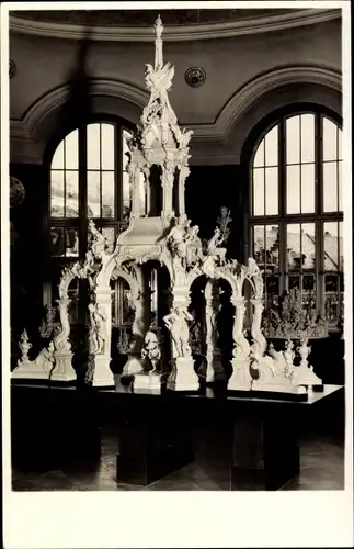 Ak Meißen an der Elbe, Staatliche Porzellanmanufaktur, Ehrentempel v. J. J. Kaendler, um 1748