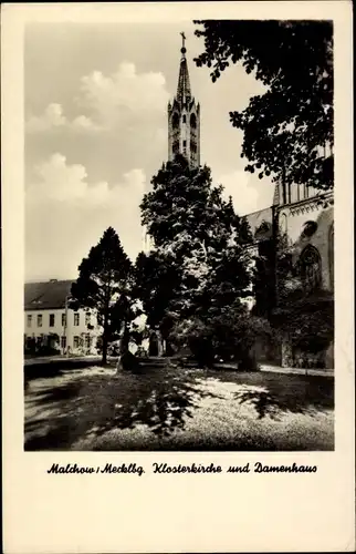 Ak Malchow in Mecklenburg, Klosterkirche und Damenhaus