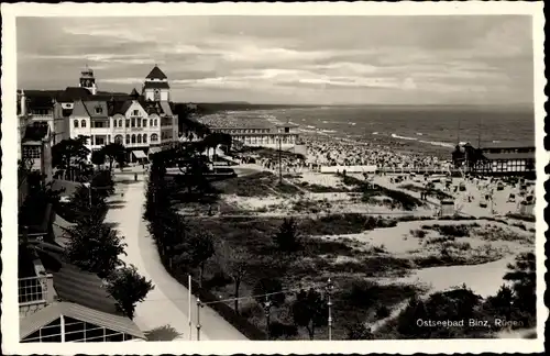 Ak Seebad Binz auf Rügen, Teilansicht, Seebrücke, Strand, Kurhaus