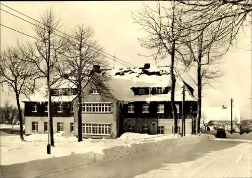 Ak Jöhstadt im Erzgebirge Sachsen, Jugendherberge Bruno Kühn, Winter, Schnee