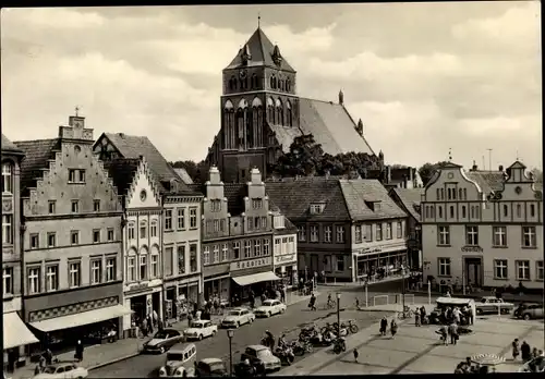 Ak Greifswald, Markt aus der Vogelschau, Kirche